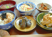 玄米と旬の野菜・チャイの店 MOMONGA